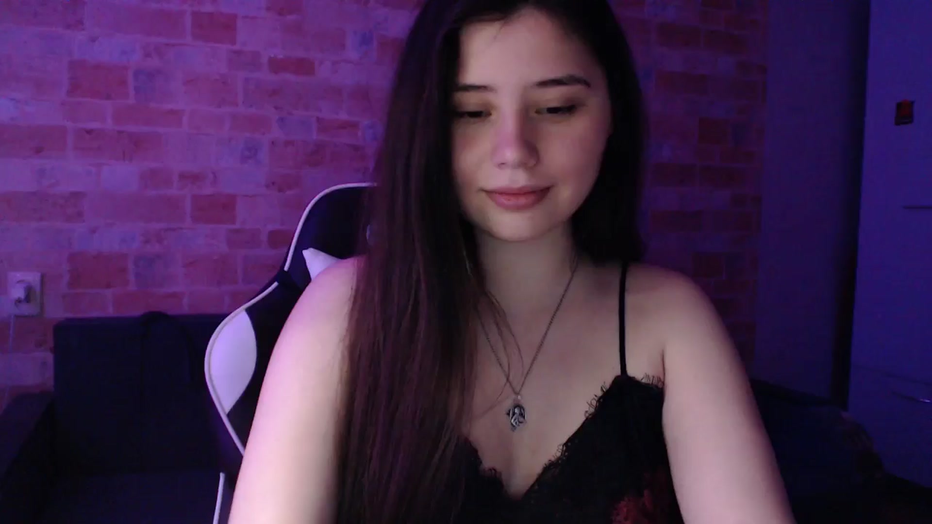 Gallery image thumbnail from Moon_light23's myfreecams stream on, 04/28/2024, 19:32 image 9 of 20