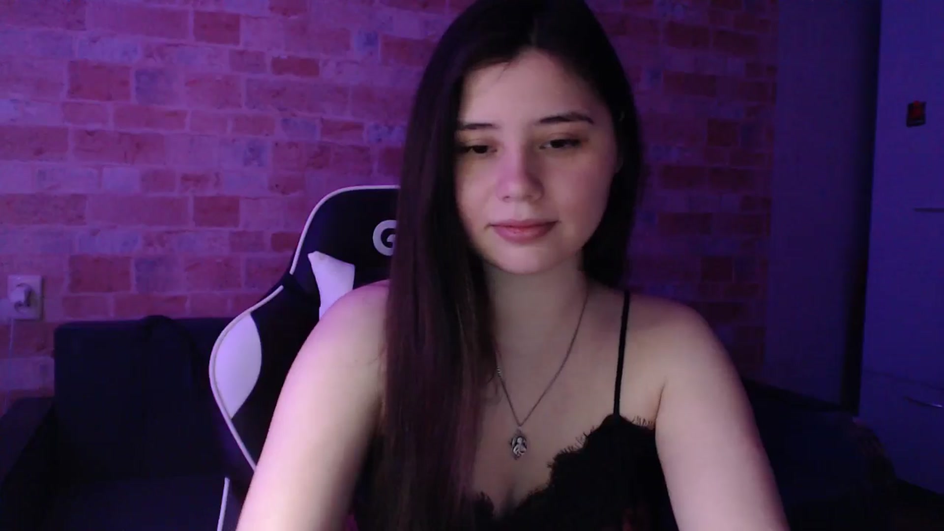Gallery image thumbnail from Moon_light23's myfreecams stream on, 04/28/2024, 19:32 image 8 of 20