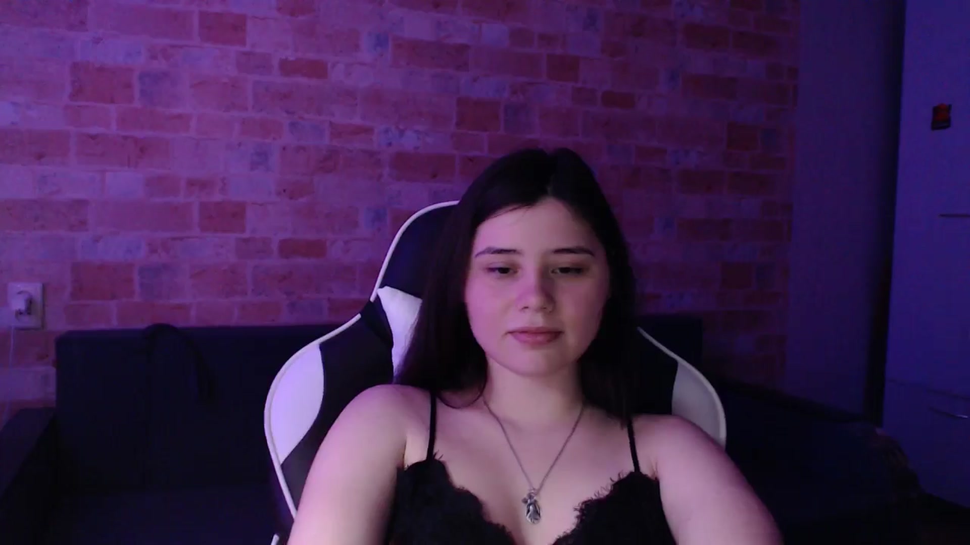 Gallery image thumbnail from Moon_light23's myfreecams stream on, 04/28/2024, 19:32 image 6 of 20