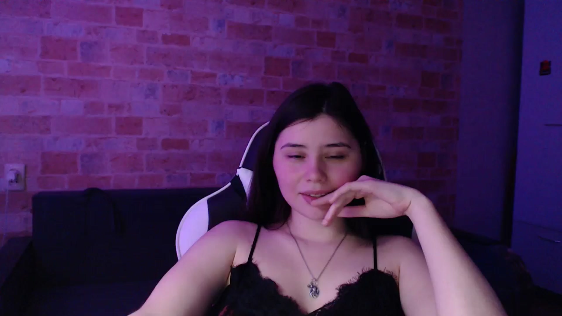 Gallery image thumbnail from Moon_light23's myfreecams stream on, 04/28/2024, 19:32 image 5 of 20