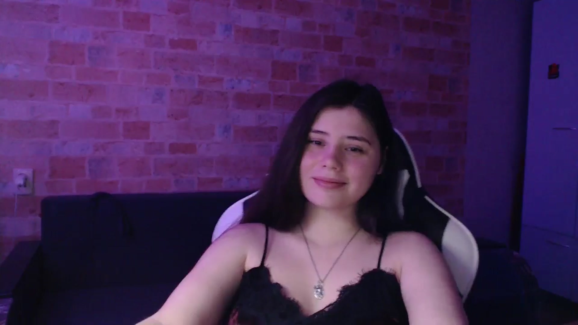 Gallery image thumbnail from Moon_light23's myfreecams stream on, 04/28/2024, 19:32 image 3 of 20