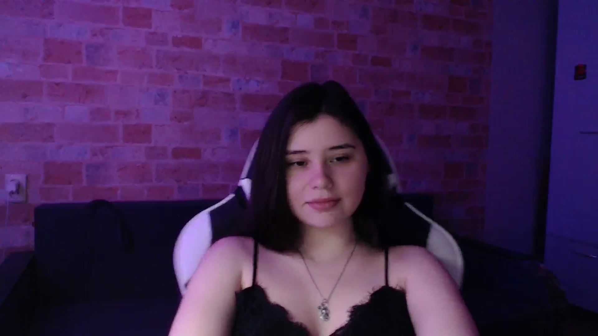 Gallery image thumbnail from Moon_light23's myfreecams stream on, 04/28/2024, 19:32 image 4 of 20