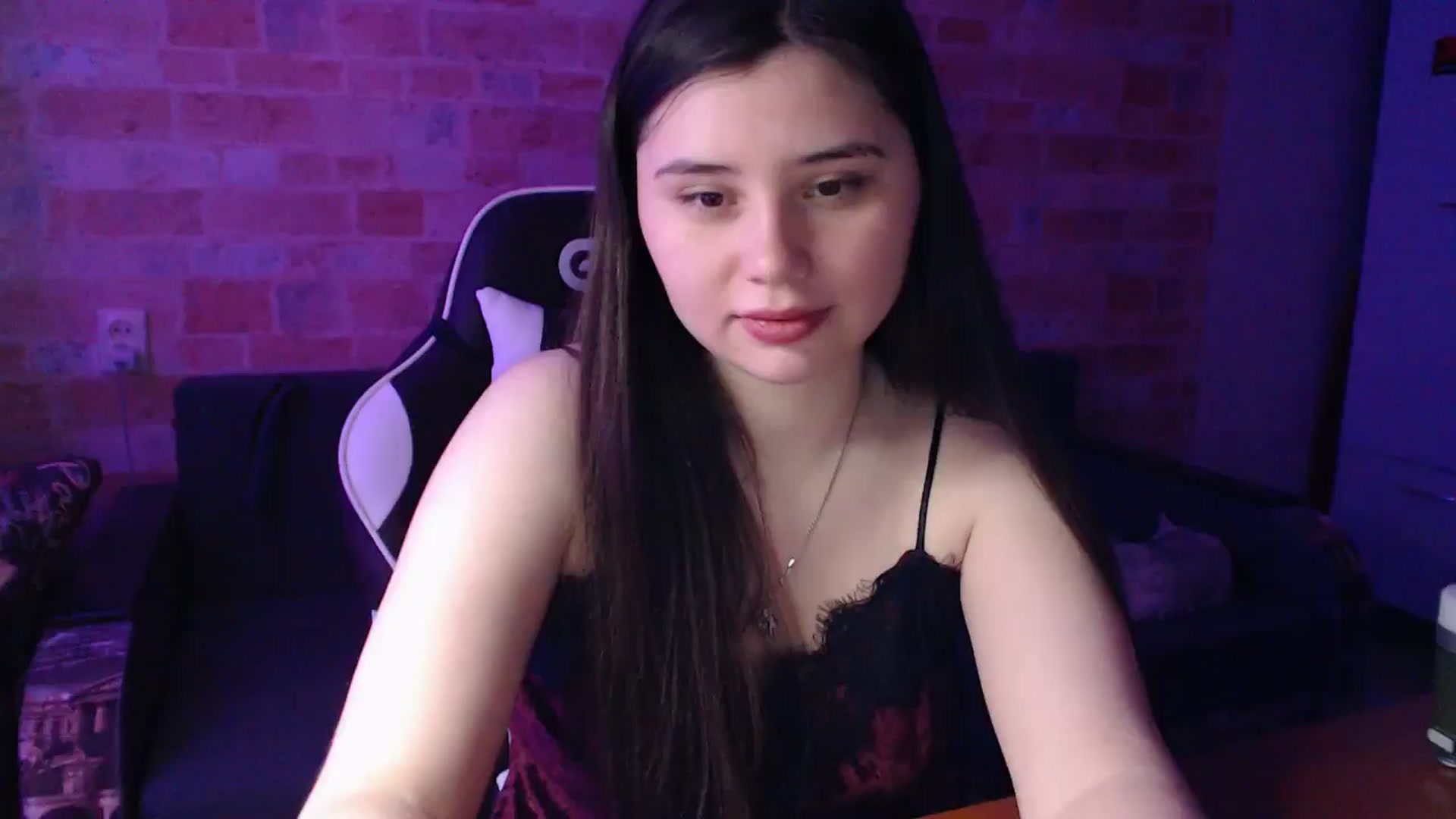 Gallery image thumbnail from Moon_light23's myfreecams stream on, 05/25/2024, 19:14 image 11 of 20