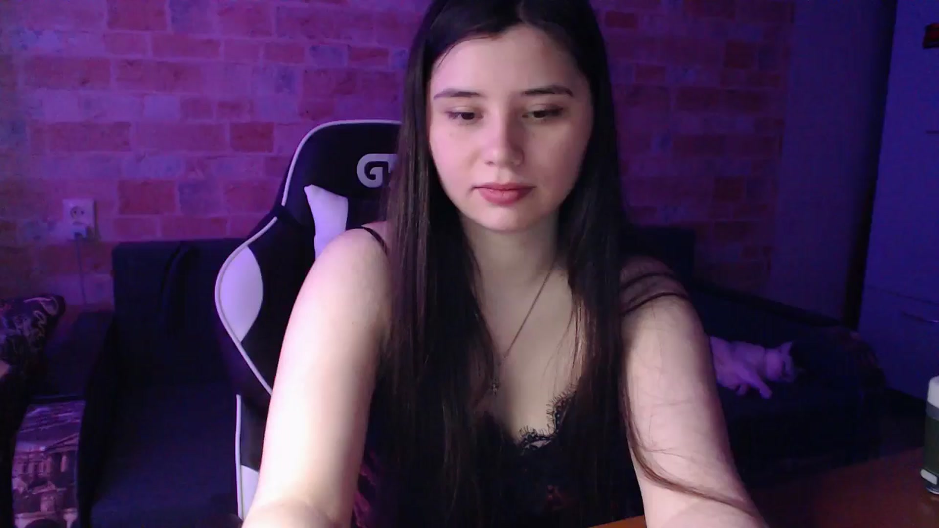 Gallery image thumbnail from Moon_light23's myfreecams stream on, 05/25/2024, 19:14 image 12 of 20