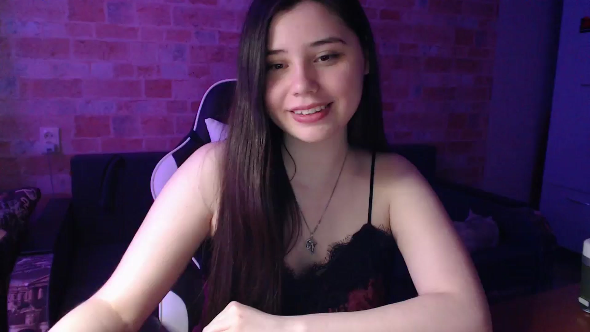Gallery image thumbnail from Moon_light23's myfreecams stream on, 05/25/2024, 19:14 image 9 of 20