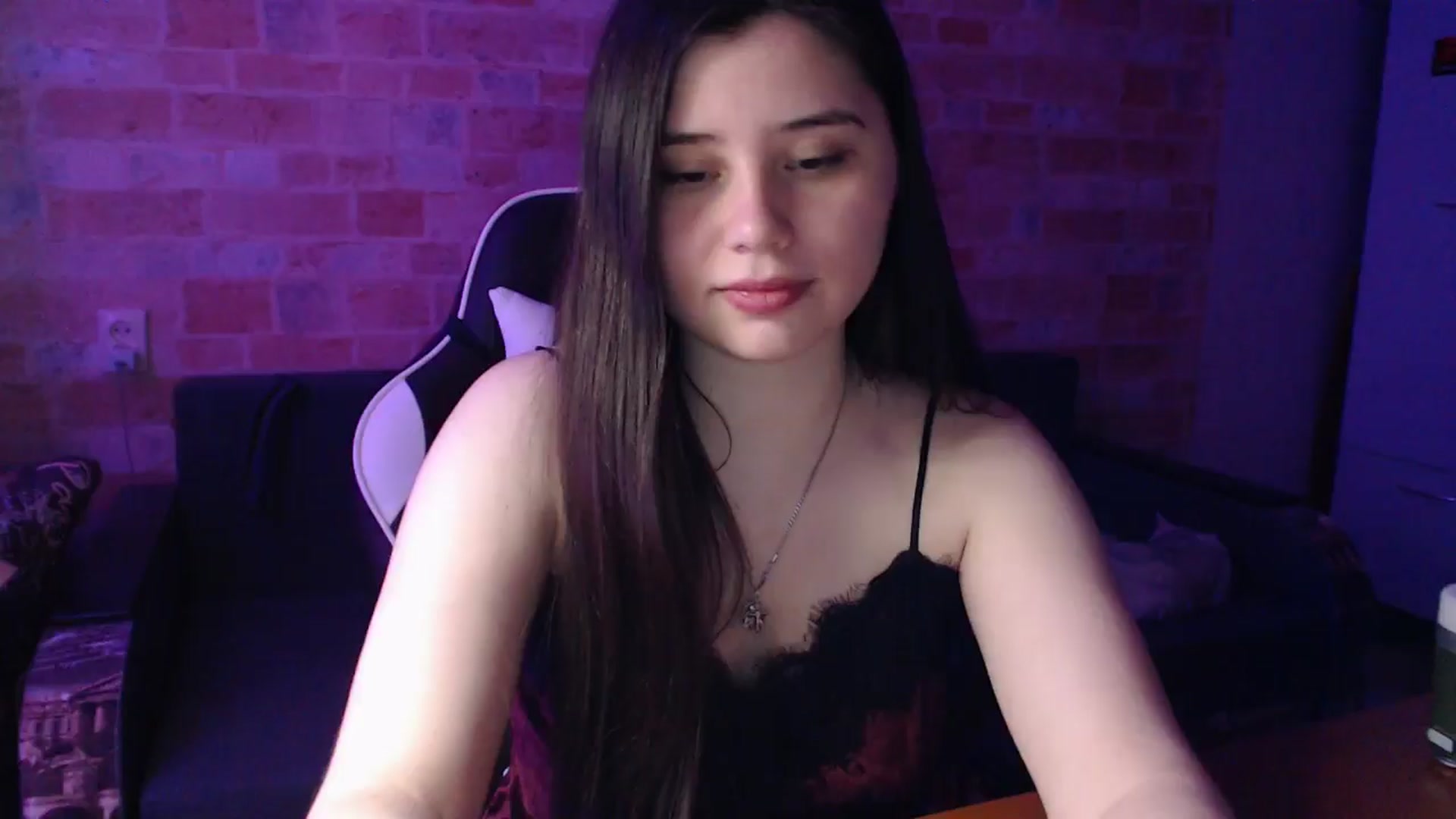 Gallery image thumbnail from Moon_light23's myfreecams stream on, 05/25/2024, 19:14 image 10 of 20