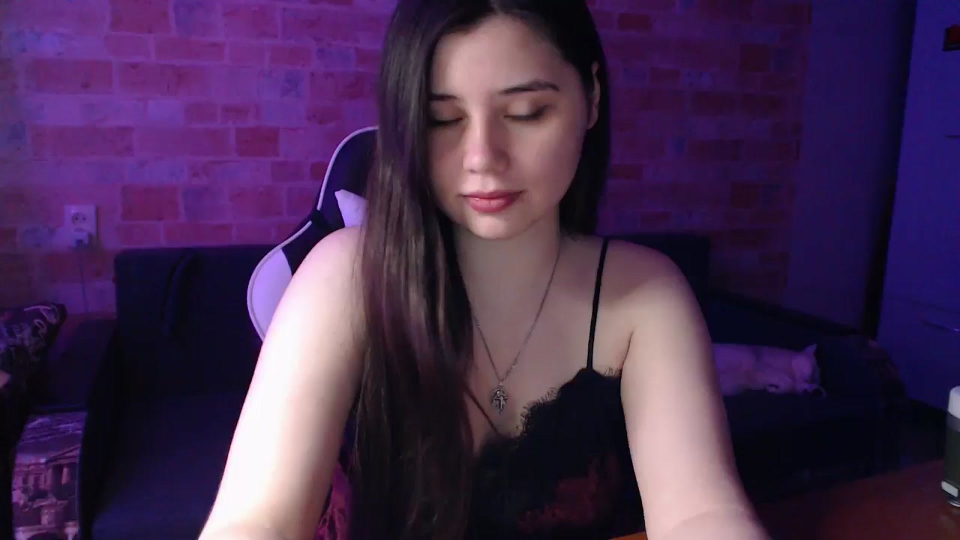 Gallery image thumbnail from Moon_light23's myfreecams stream on, 05/25/2024, 19:14 image 7 of 20