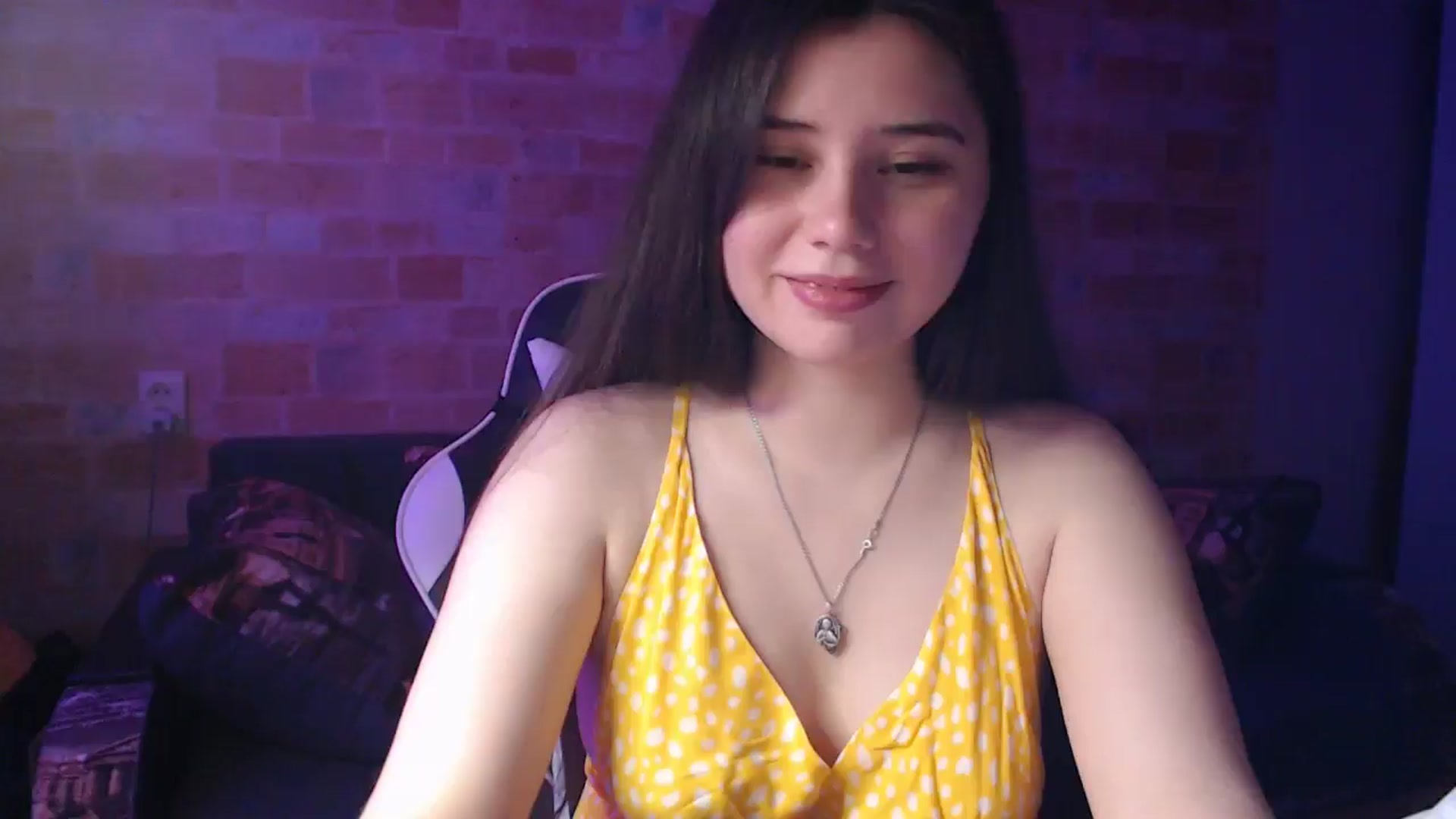 Gallery image thumbnail from Moon_light23's myfreecams stream on, 06/09/2024, 18:17 image 15 of 20