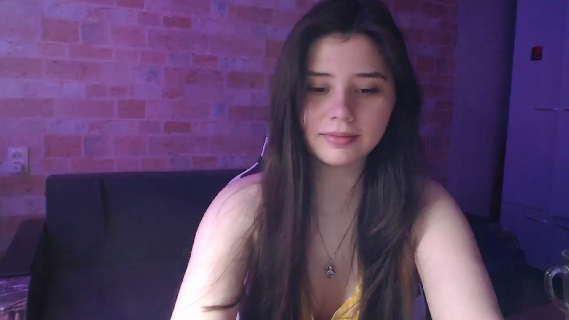 Gallery image thumbnail from Moon_light23's myfreecams stream on, 06/15/2024, 18:18 image 12 of 20