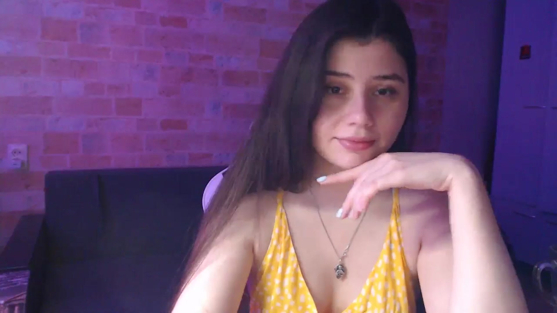 Gallery image thumbnail from Moon_light23's myfreecams stream on, 06/15/2024, 18:18 image 18 of 20