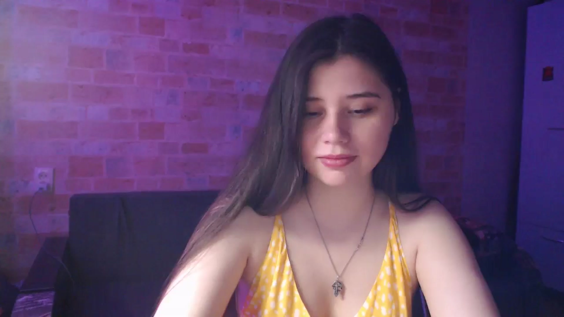 Gallery image thumbnail from Moon_light23's myfreecams stream on, 06/17/2024, 18:57 image 6 of 20