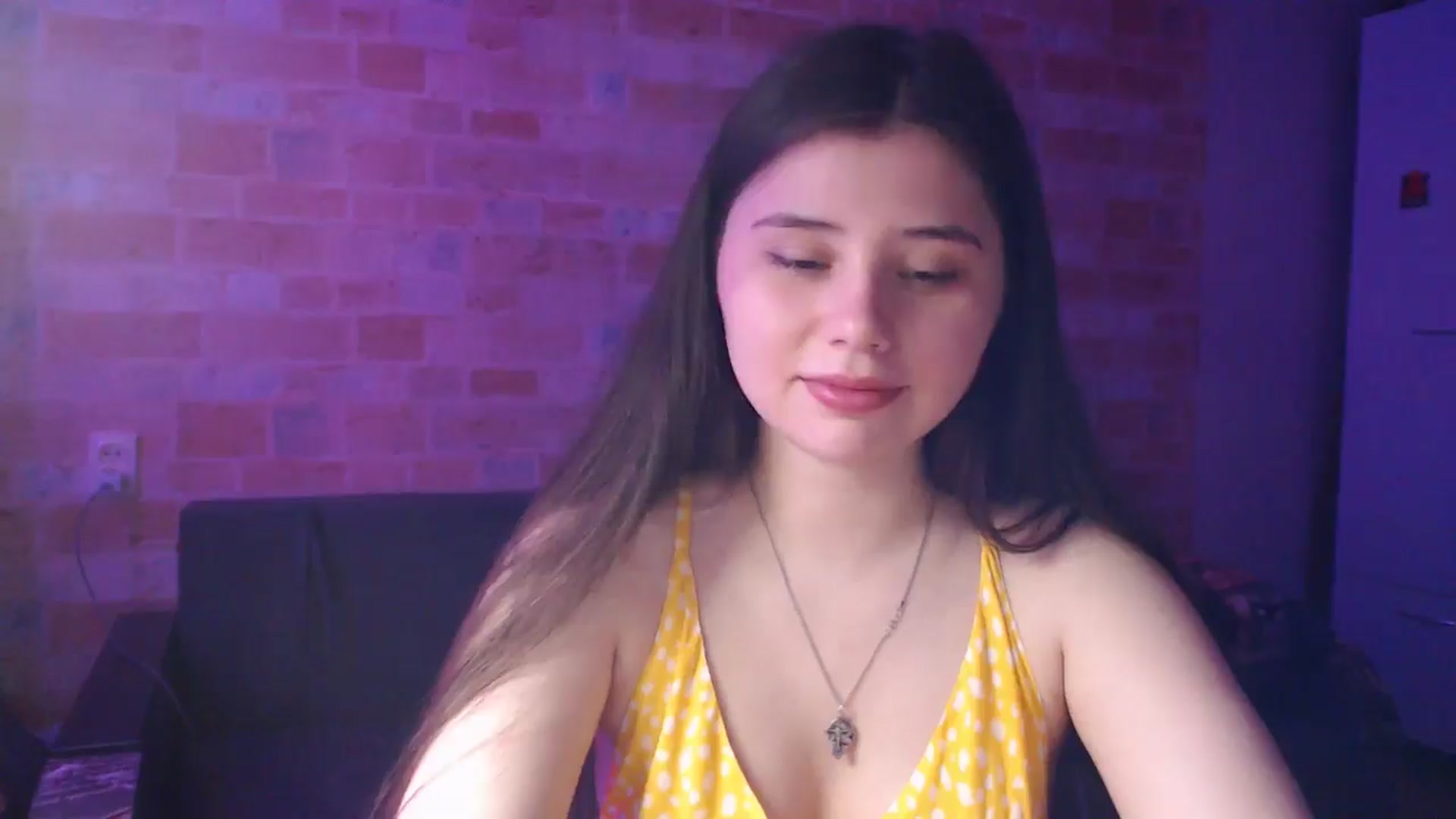 Gallery image thumbnail from Moon_light23's myfreecams stream on, 06/17/2024, 18:57 image 8 of 20