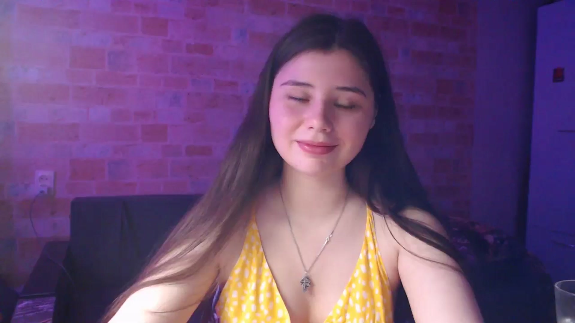 Gallery image thumbnail from Moon_light23's myfreecams stream on, 06/17/2024, 18:57 image 15 of 20