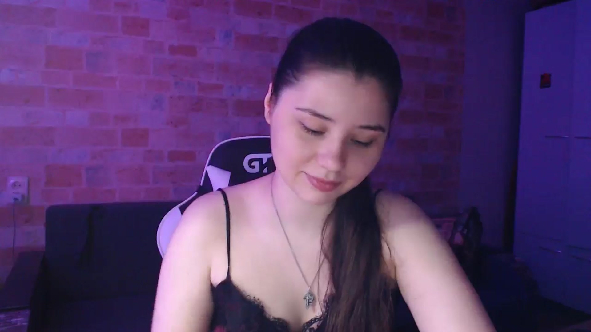 Gallery image thumbnail from Moon_light23's myfreecams stream on, 06/23/2024, 18:41 image 7 of 20