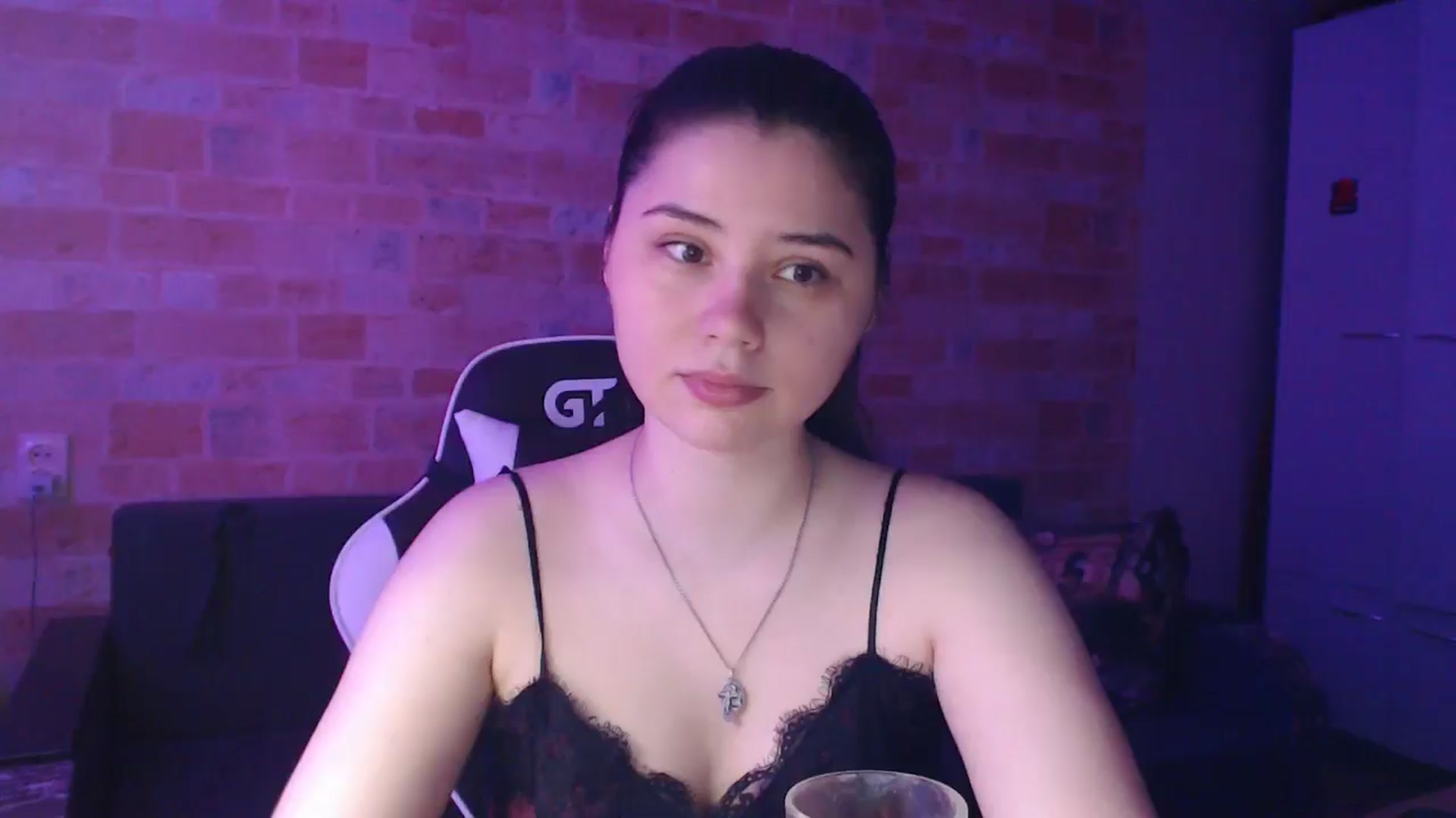 Gallery image thumbnail from Moon_light23's myfreecams stream on, 06/23/2024, 18:41 image 18 of 20