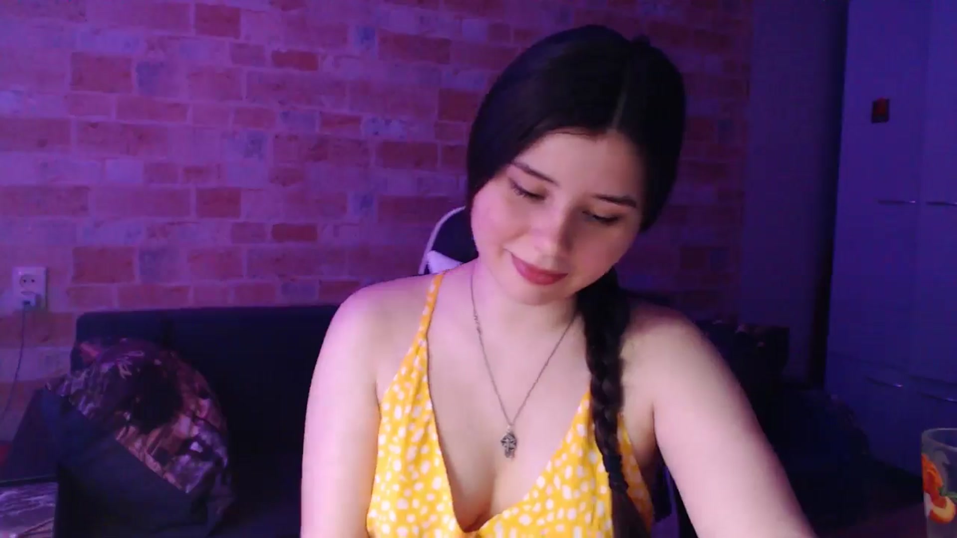 Gallery image thumbnail from Moon_light23's myfreecams stream on, 06/30/2024, 18:29 image 15 of 20