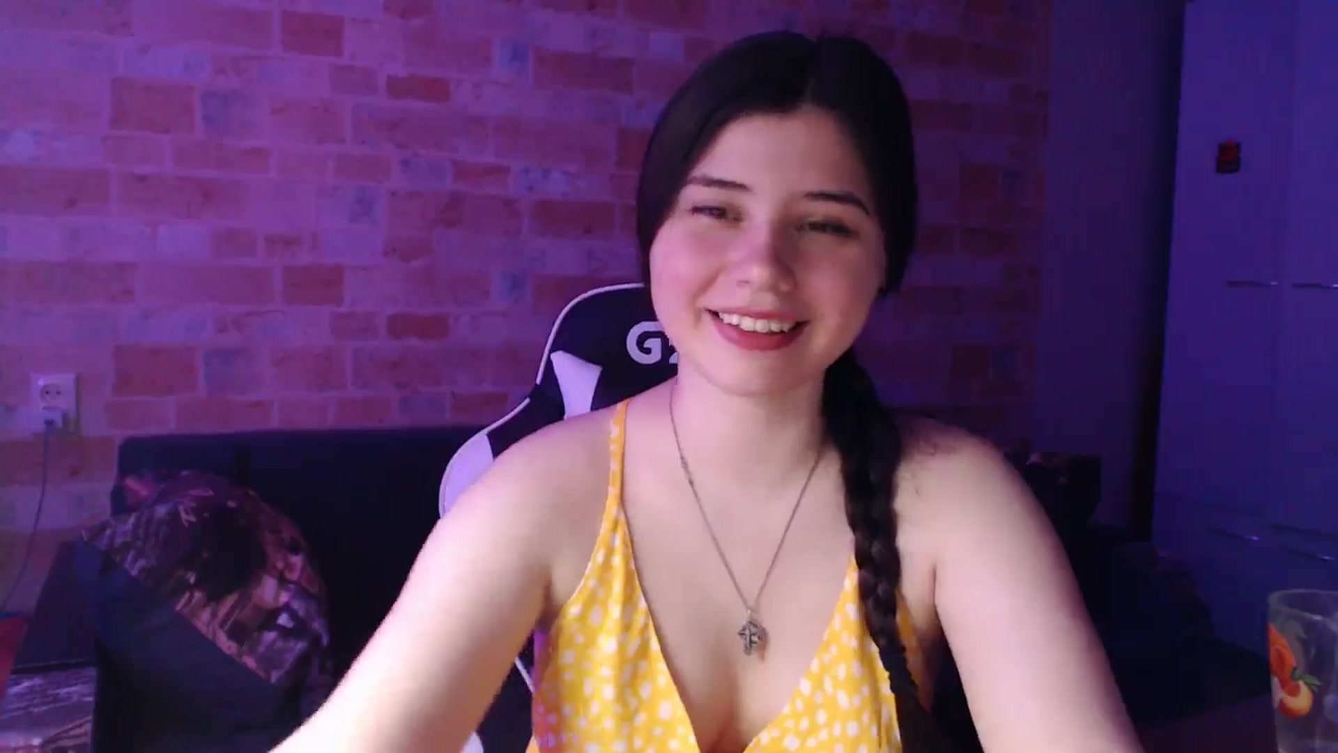 Gallery image thumbnail from Moon_light23's myfreecams stream on, 06/30/2024, 18:29 image 10 of 20