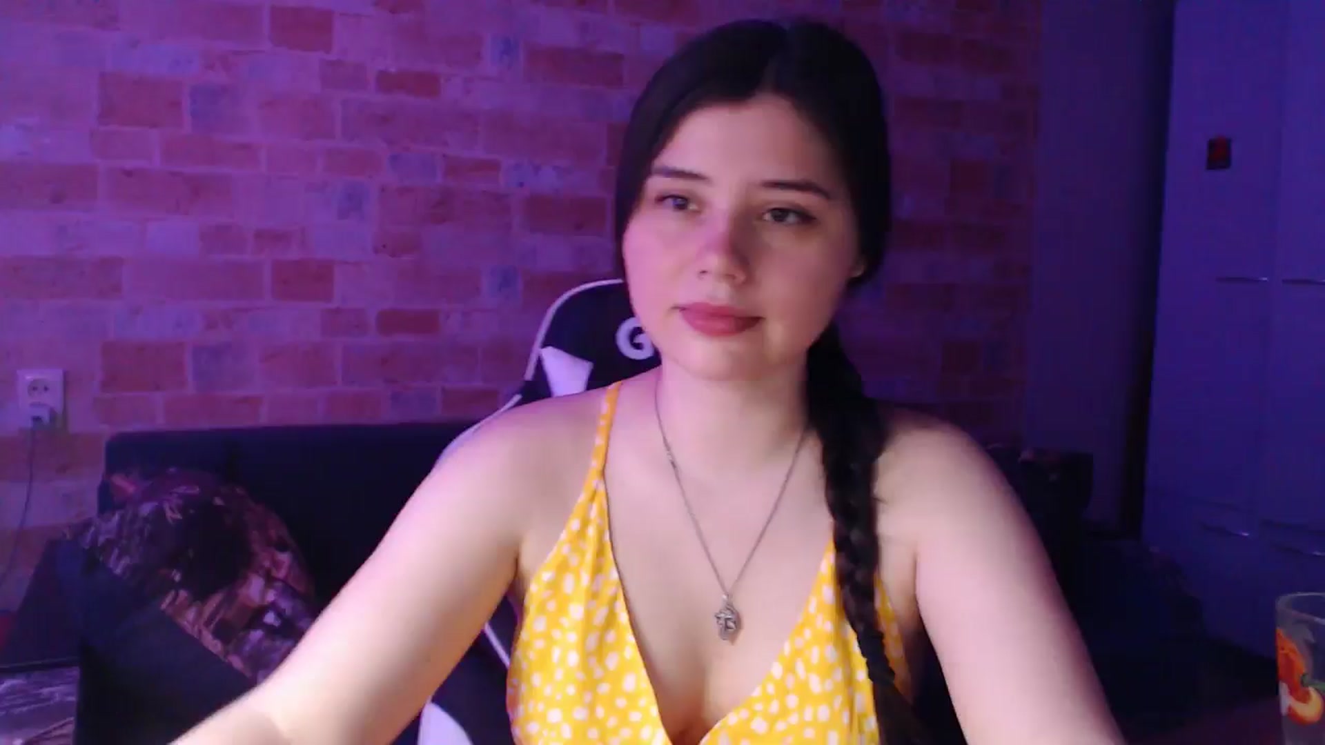 Gallery image thumbnail from Moon_light23's myfreecams stream on, 06/30/2024, 18:29 image 16 of 20