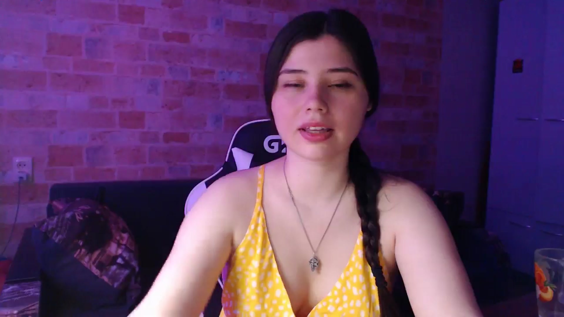 Gallery image thumbnail from Moon_light23's myfreecams stream on, 06/30/2024, 18:29 image 6 of 20