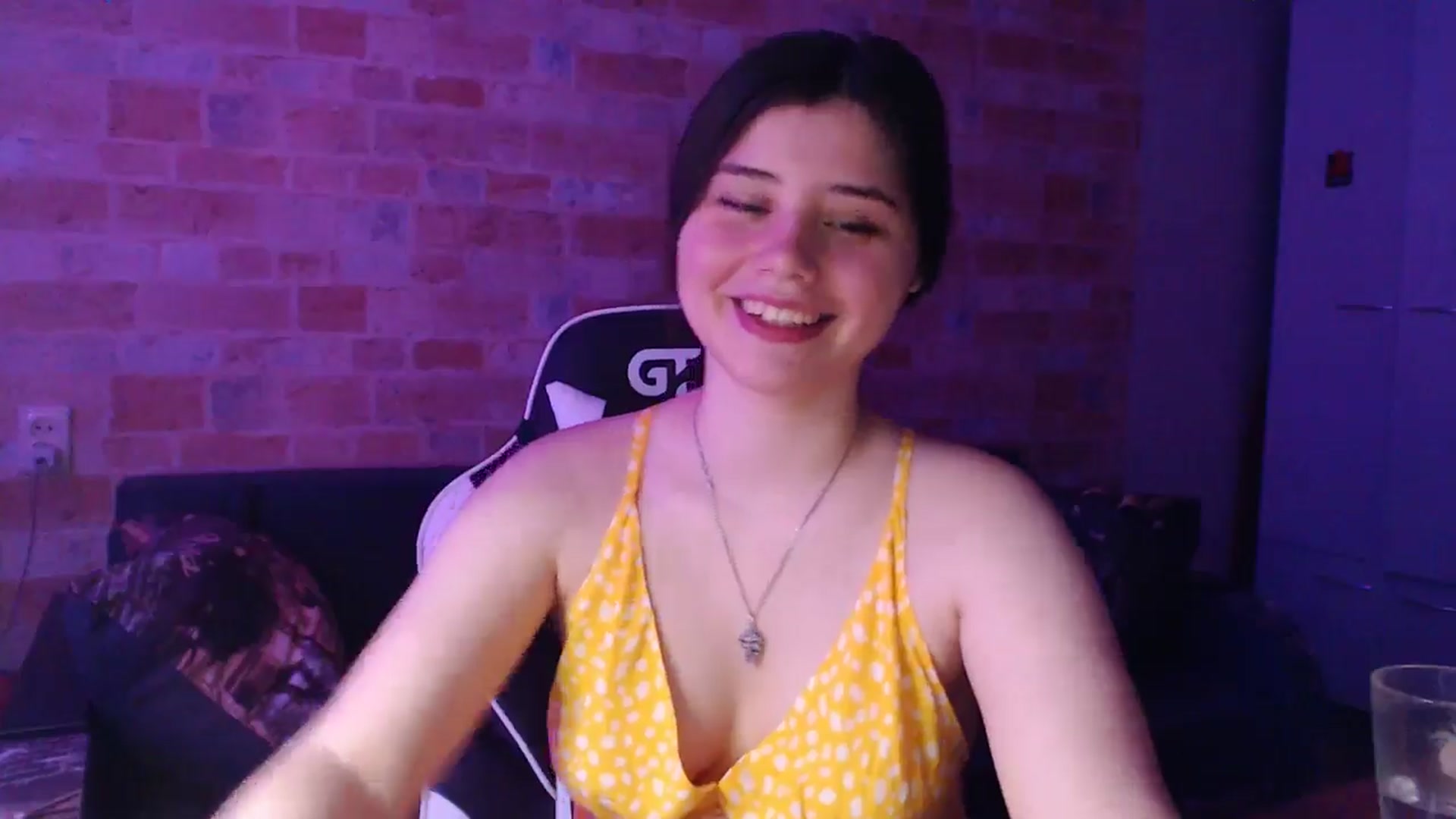 Gallery image thumbnail from Moon_light23's myfreecams stream on, 06/30/2024, 18:29 image 20 of 20