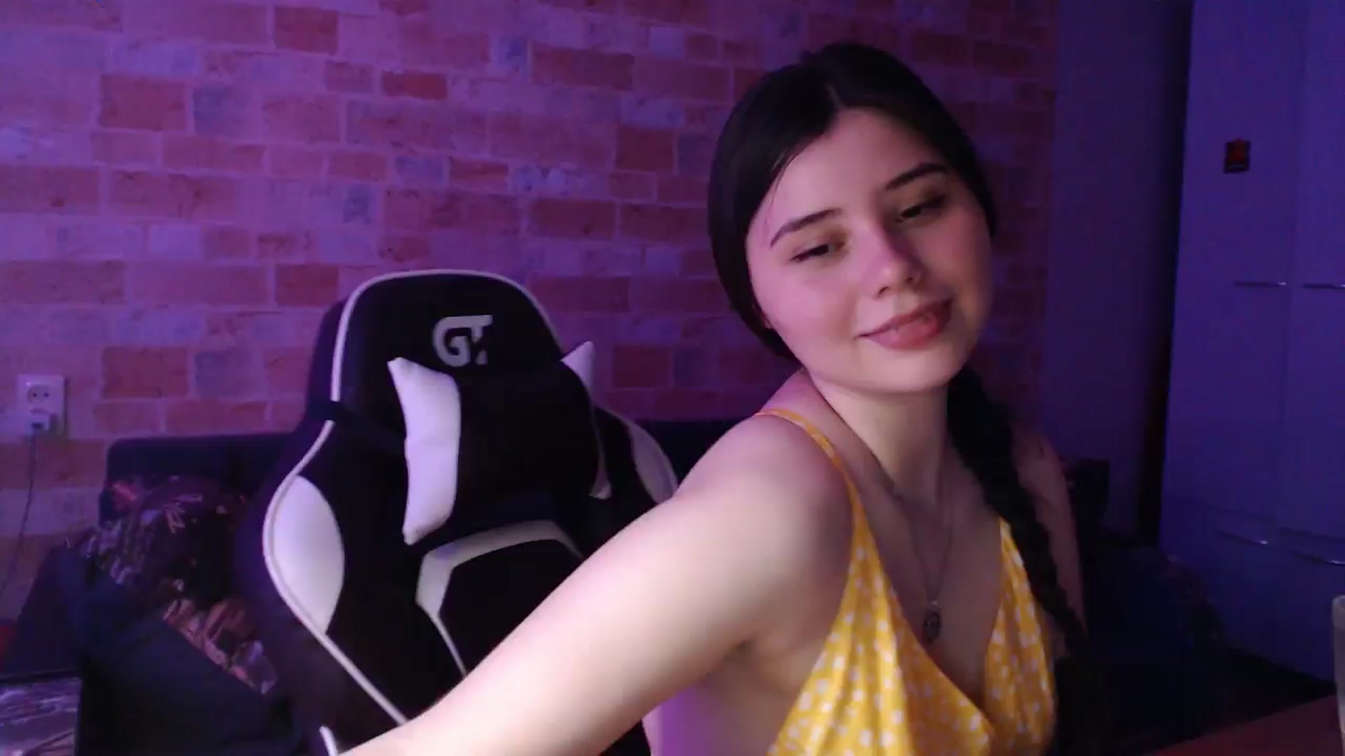 Gallery image thumbnail from Moon_light23's myfreecams stream on, 06/30/2024, 19:20 image 9 of 20