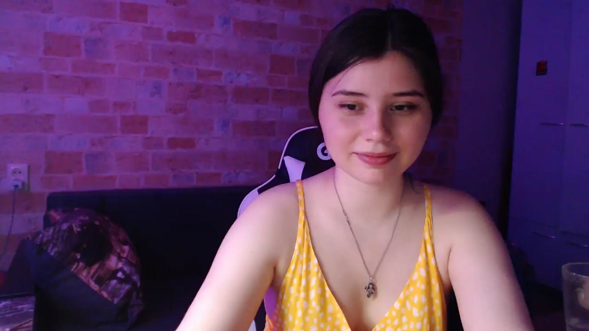 Gallery image thumbnail from Moon_light23's myfreecams stream on, 06/30/2024, 19:20 image 14 of 20