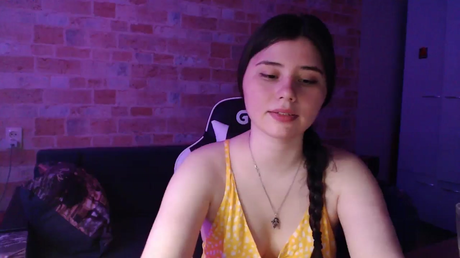 Gallery image thumbnail from Moon_light23's myfreecams stream on, 06/30/2024, 19:20 image 7 of 20
