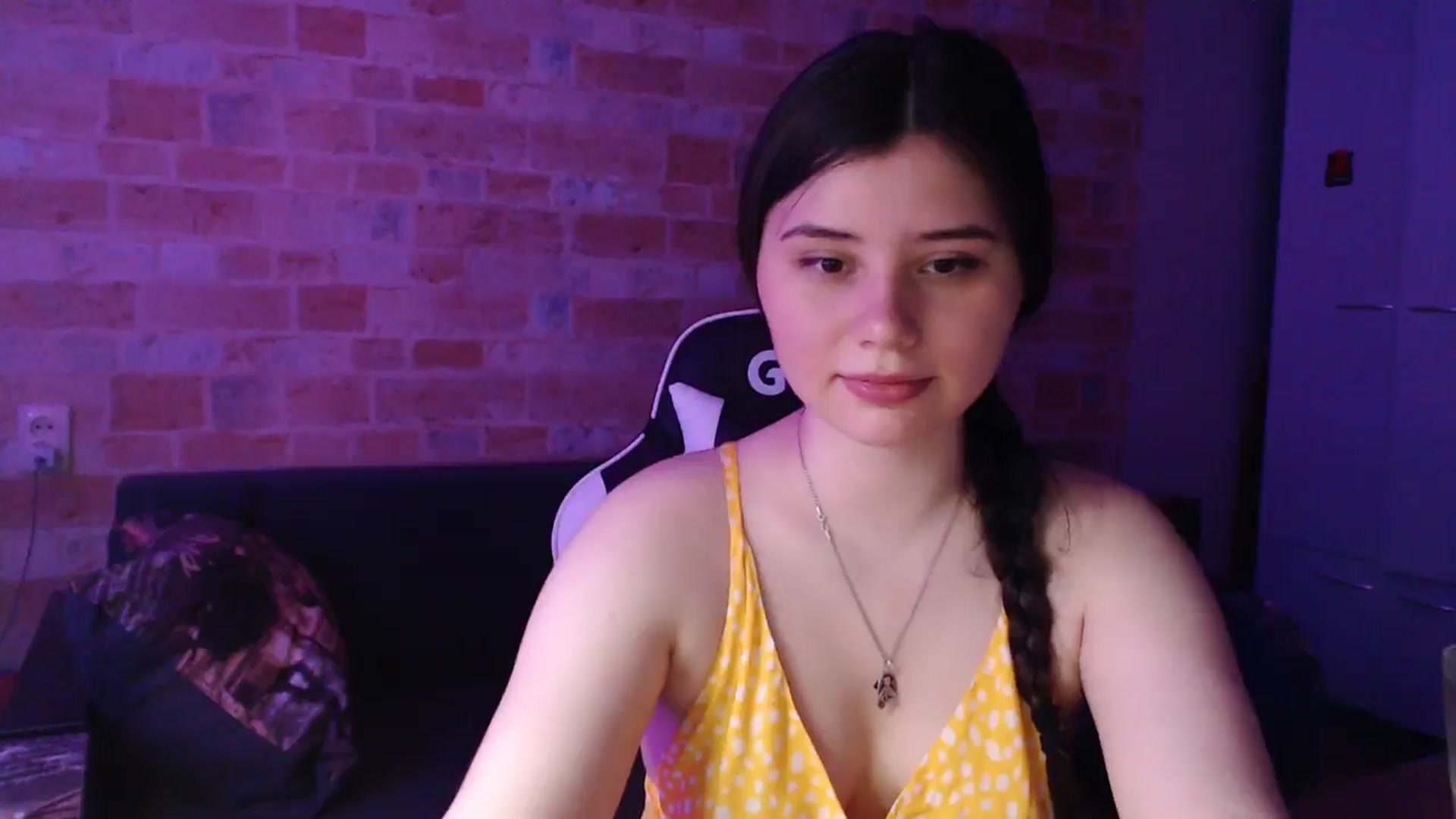 Gallery image thumbnail from Moon_light23's myfreecams stream on, 06/30/2024, 19:20 image 10 of 20