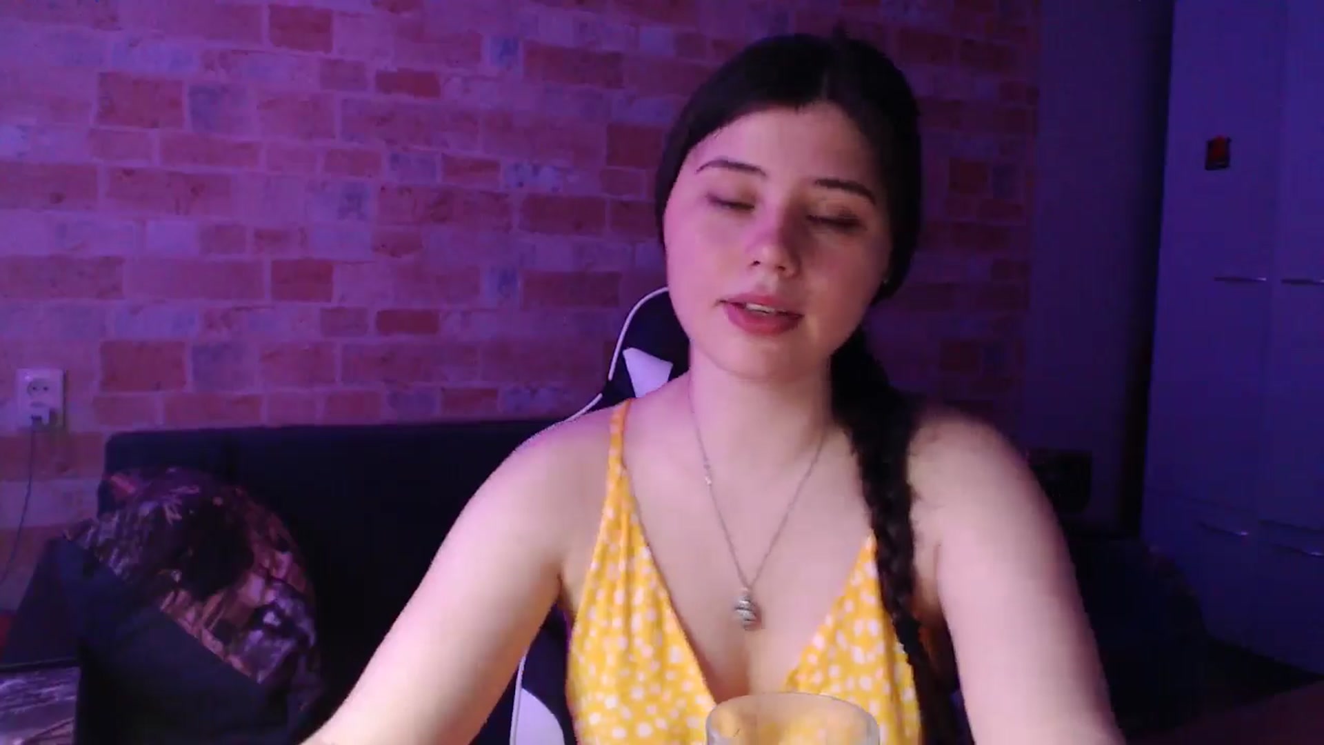 Gallery image thumbnail from Moon_light23's myfreecams stream on, 06/30/2024, 19:20 image 2 of 20