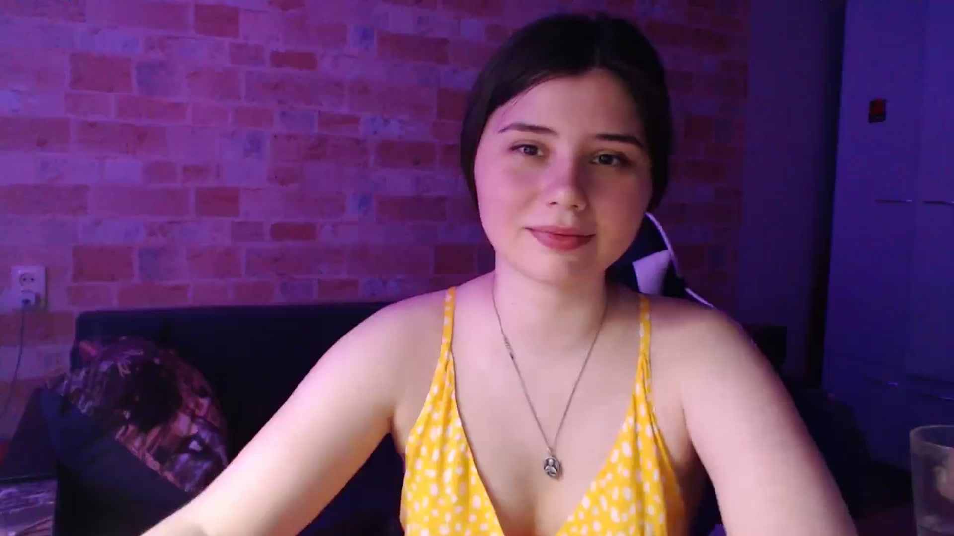 Gallery image thumbnail from Moon_light23's myfreecams stream on, 06/30/2024, 19:20 image 16 of 20