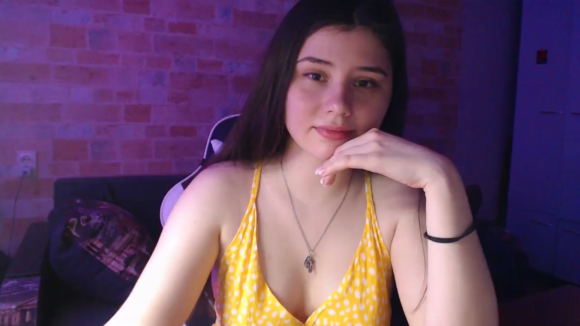 Gallery image thumbnail from Moon_light23's myfreecams stream on, 07/06/2024, 18:31 image 13 of 20