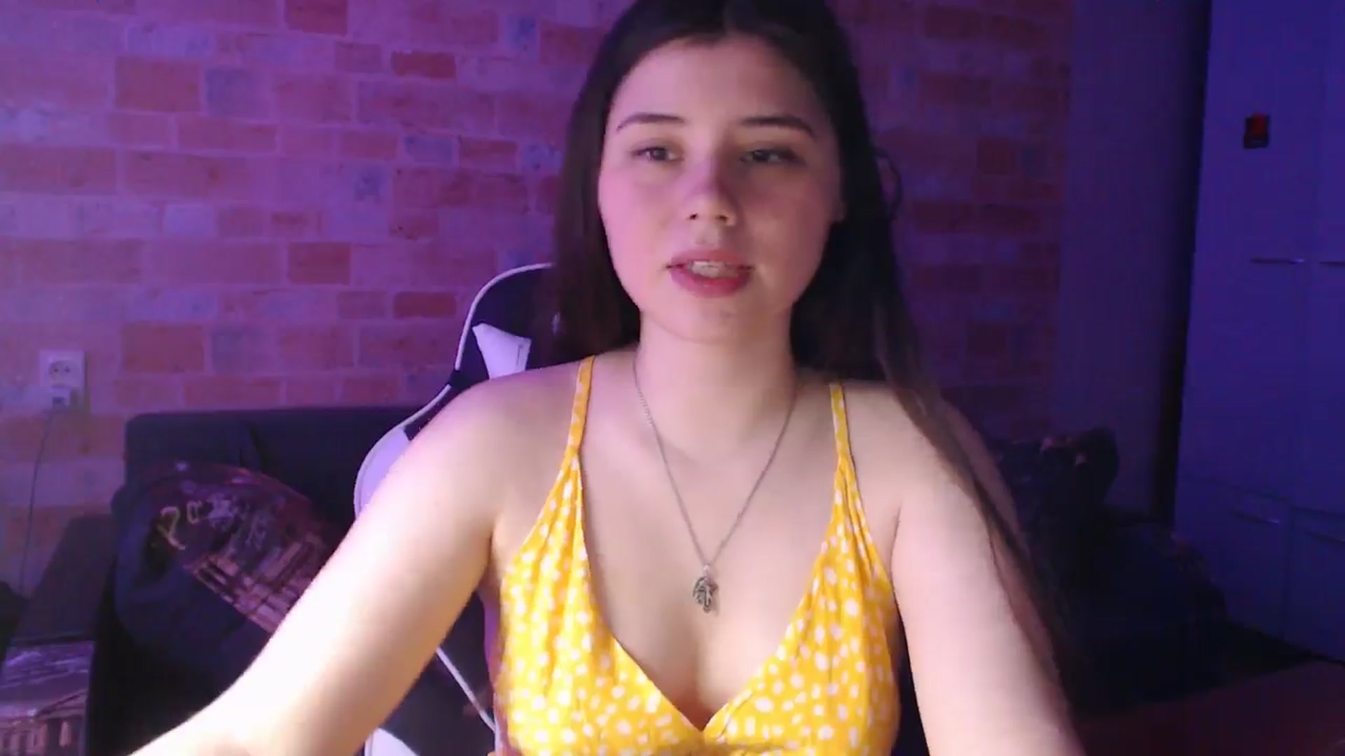 Gallery image thumbnail from Moon_light23's myfreecams stream on, 07/06/2024, 18:31 image 7 of 20