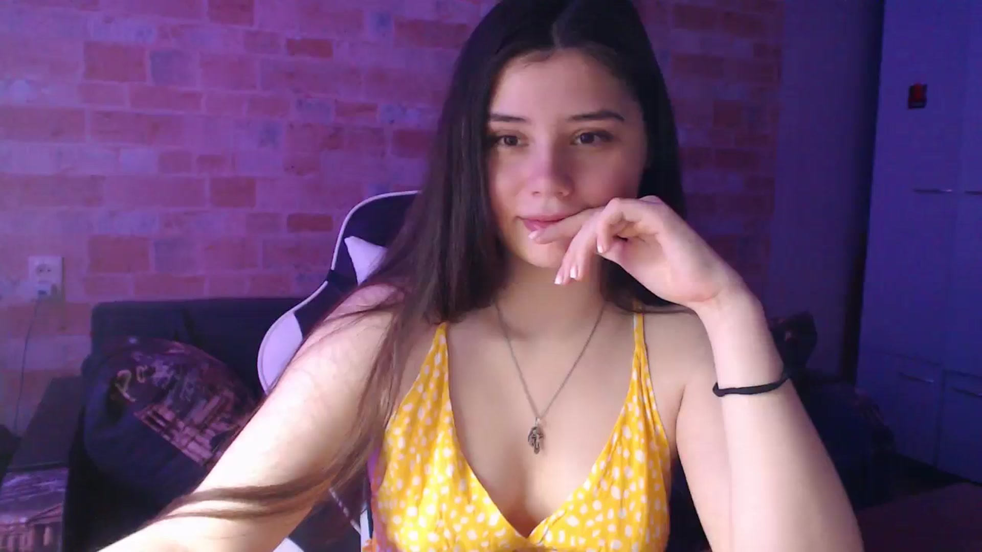 Gallery image thumbnail from Moon_light23's myfreecams stream on, 07/06/2024, 18:31 image 4 of 20