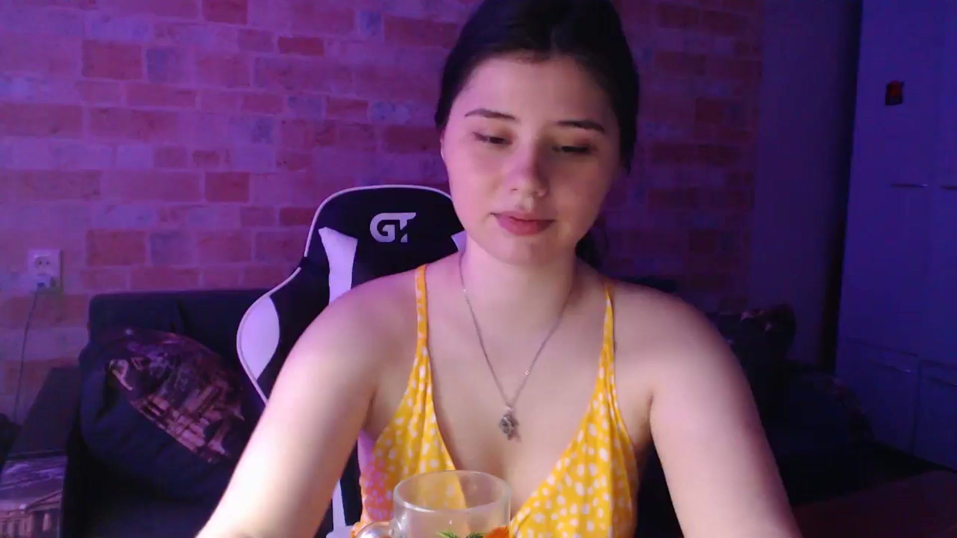 Gallery image thumbnail from Moon_light23's myfreecams stream on, 07/06/2024, 20:29 image 6 of 20