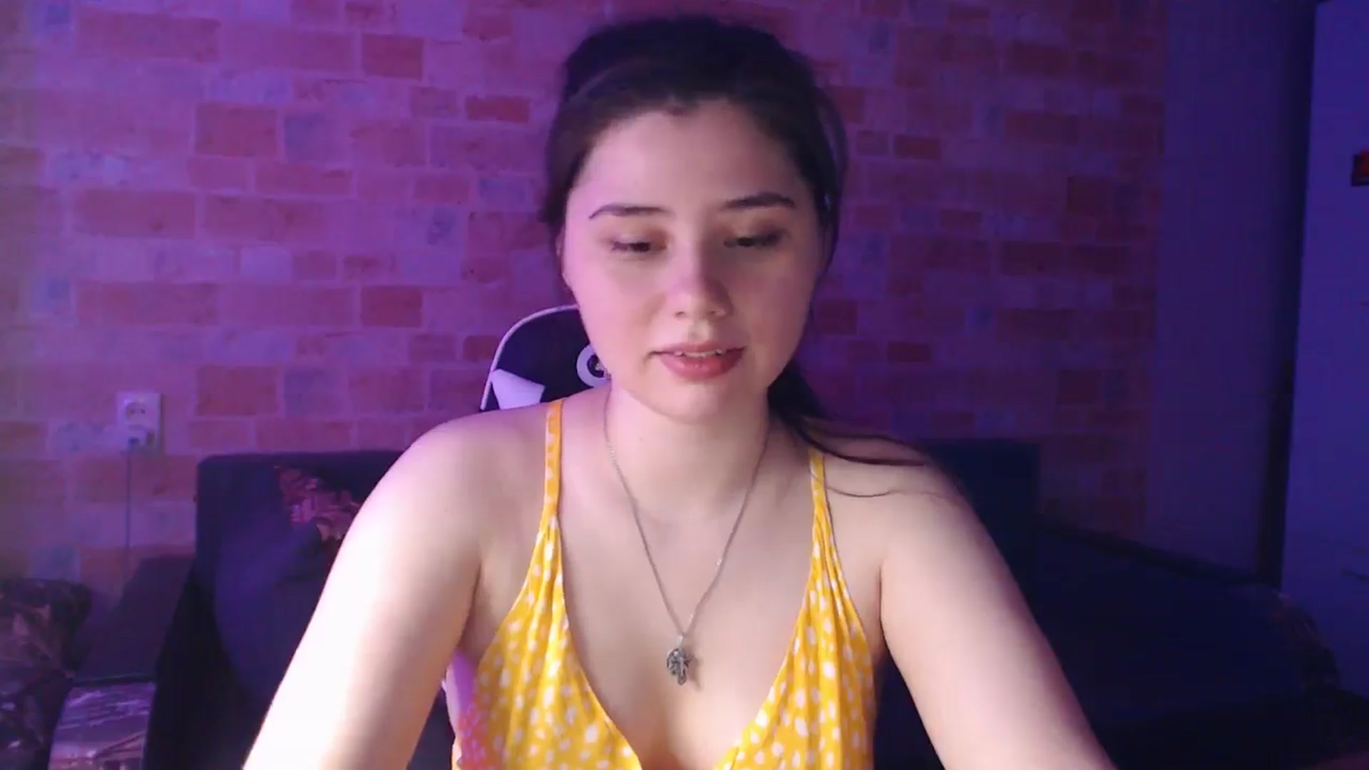 Gallery image thumbnail from Moon_light23's myfreecams stream on, 07/10/2024, 18:36 image 7 of 20