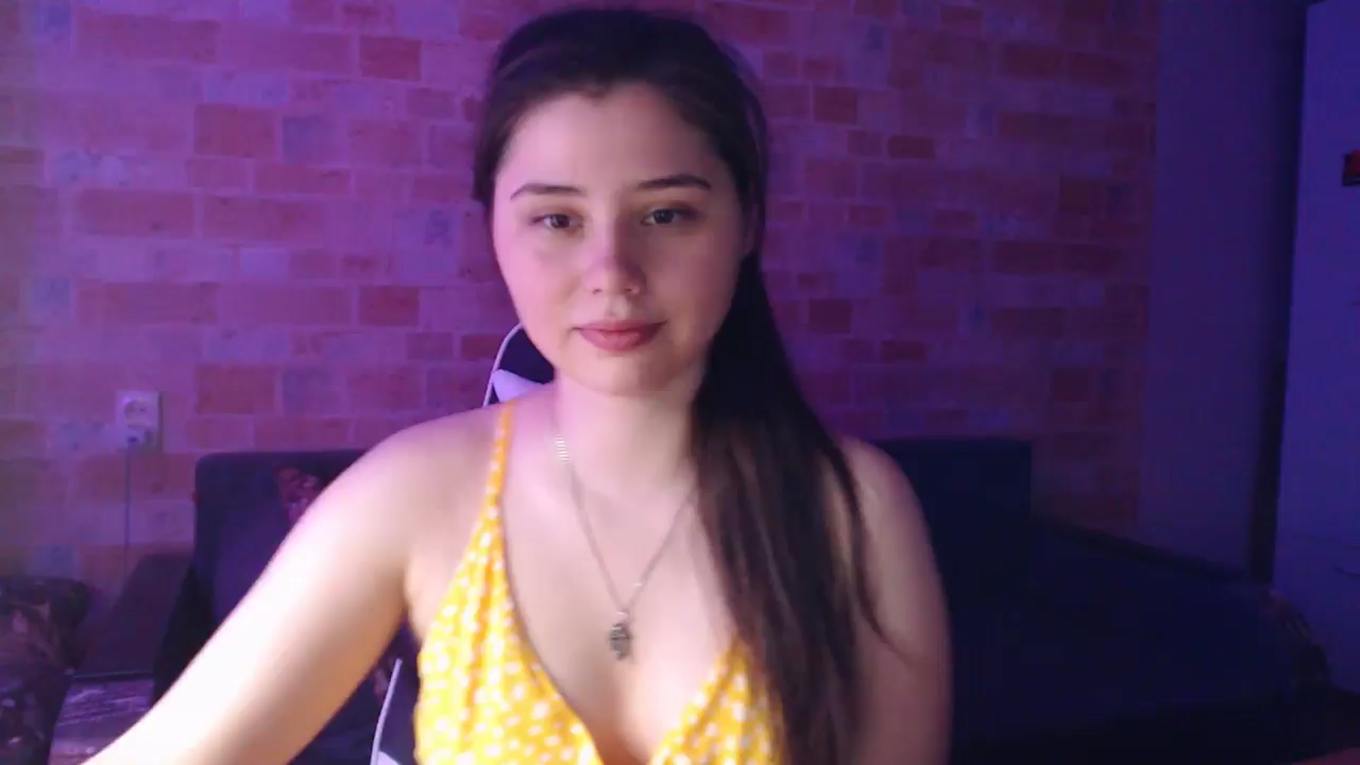 Gallery image thumbnail from Moon_light23's myfreecams stream on, 07/10/2024, 18:36 image 9 of 20