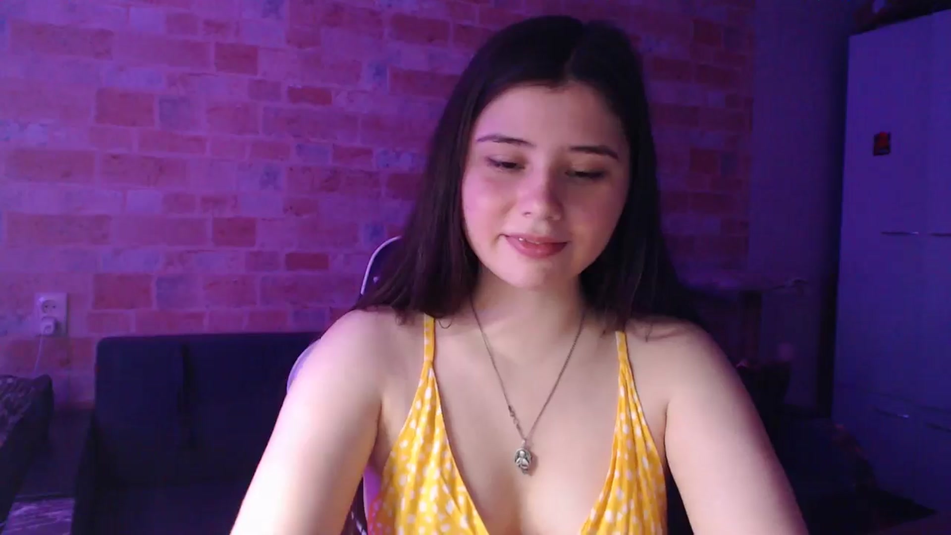 Gallery image thumbnail from Moon_light23's myfreecams stream on, 07/25/2024, 19:20 image 15 of 20