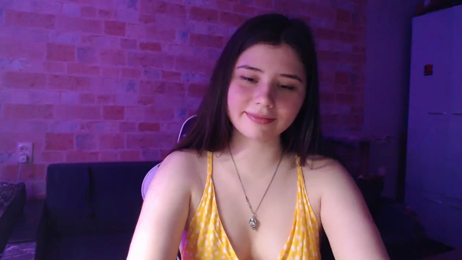 Gallery image thumbnail from Moon_light23's myfreecams stream on, 07/25/2024, 19:20 image 16 of 20