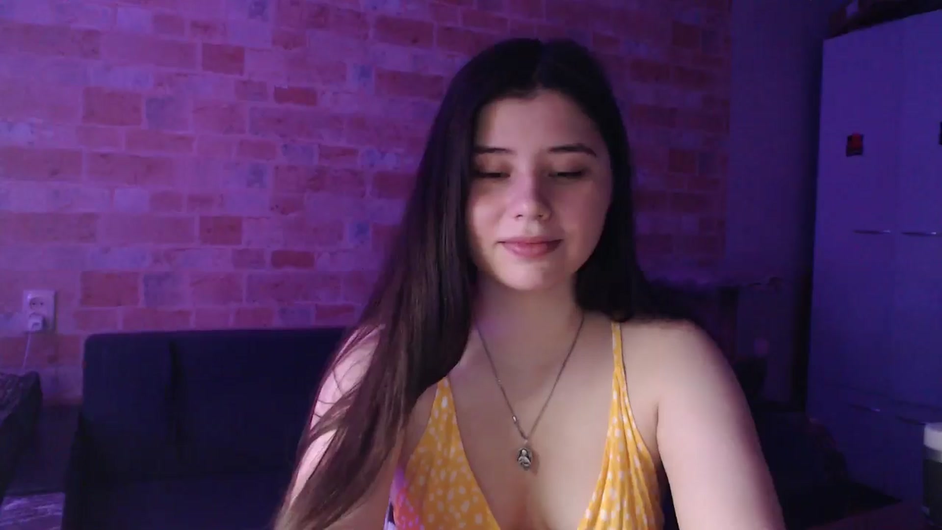 Gallery image thumbnail from Moon_light23's myfreecams stream on, 07/25/2024, 19:20 image 9 of 20