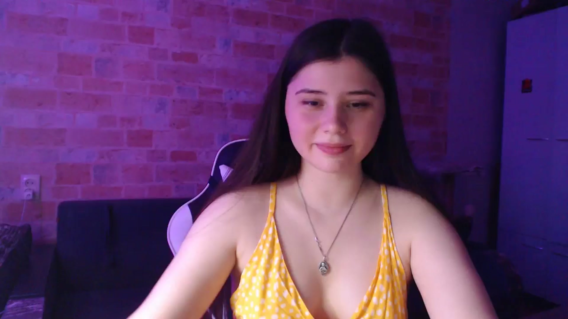 Gallery image thumbnail from Moon_light23's myfreecams stream on, 07/25/2024, 19:20 image 12 of 20