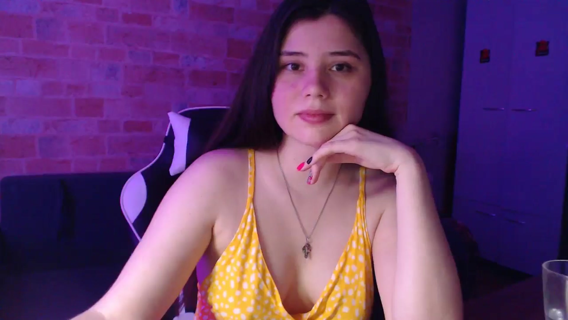 Gallery image thumbnail from Moon_light23's myfreecams stream on, 07/29/2024, 19:10 image 16 of 20