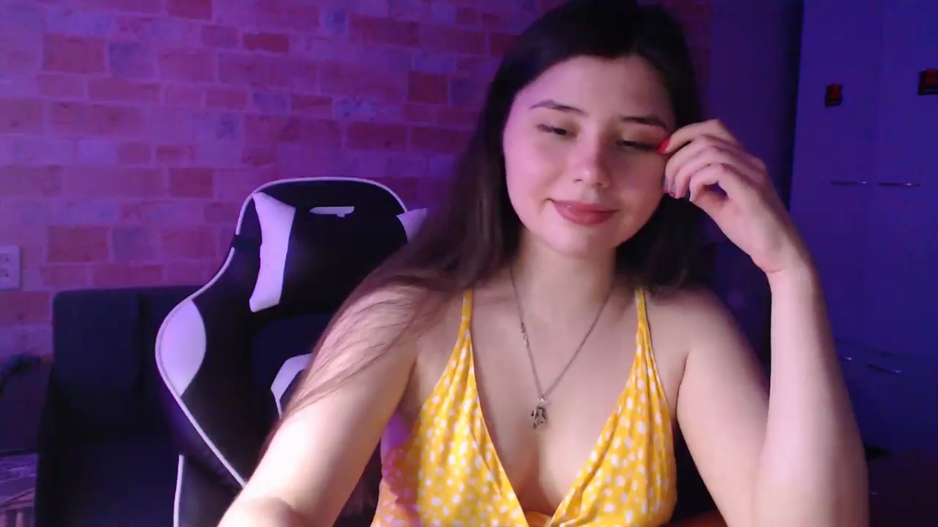 Gallery image thumbnail from Moon_light23's myfreecams stream on, 08/03/2024, 19:53 image 3 of 20
