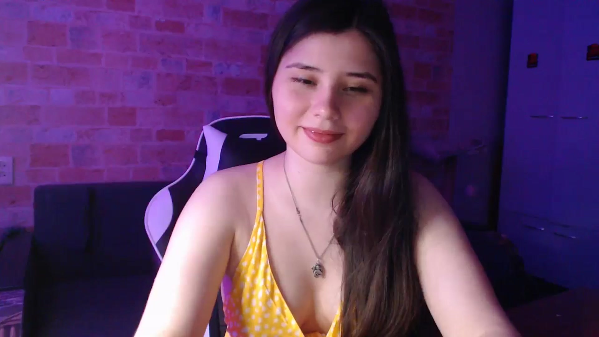 Gallery image thumbnail from Moon_light23's myfreecams stream on, 08/03/2024, 19:53 image 6 of 20