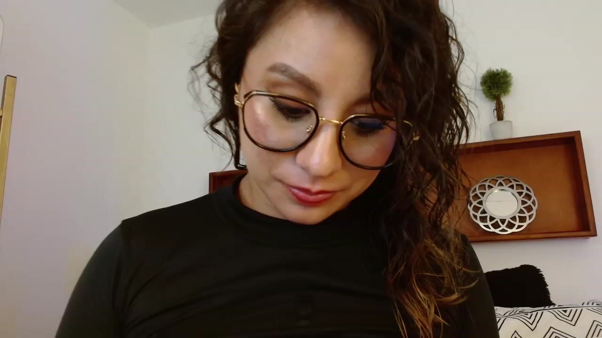 Gallery image thumbnail from Moon_light__'s myfreecams stream on, 11/25/2022, 01:13 image 15 of 20