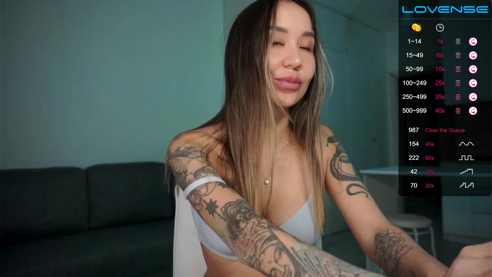 Gallery image thumbnail from Moon_pie42's myfreecams stream on, 11/23/2022, 13:12 image 15 of 20