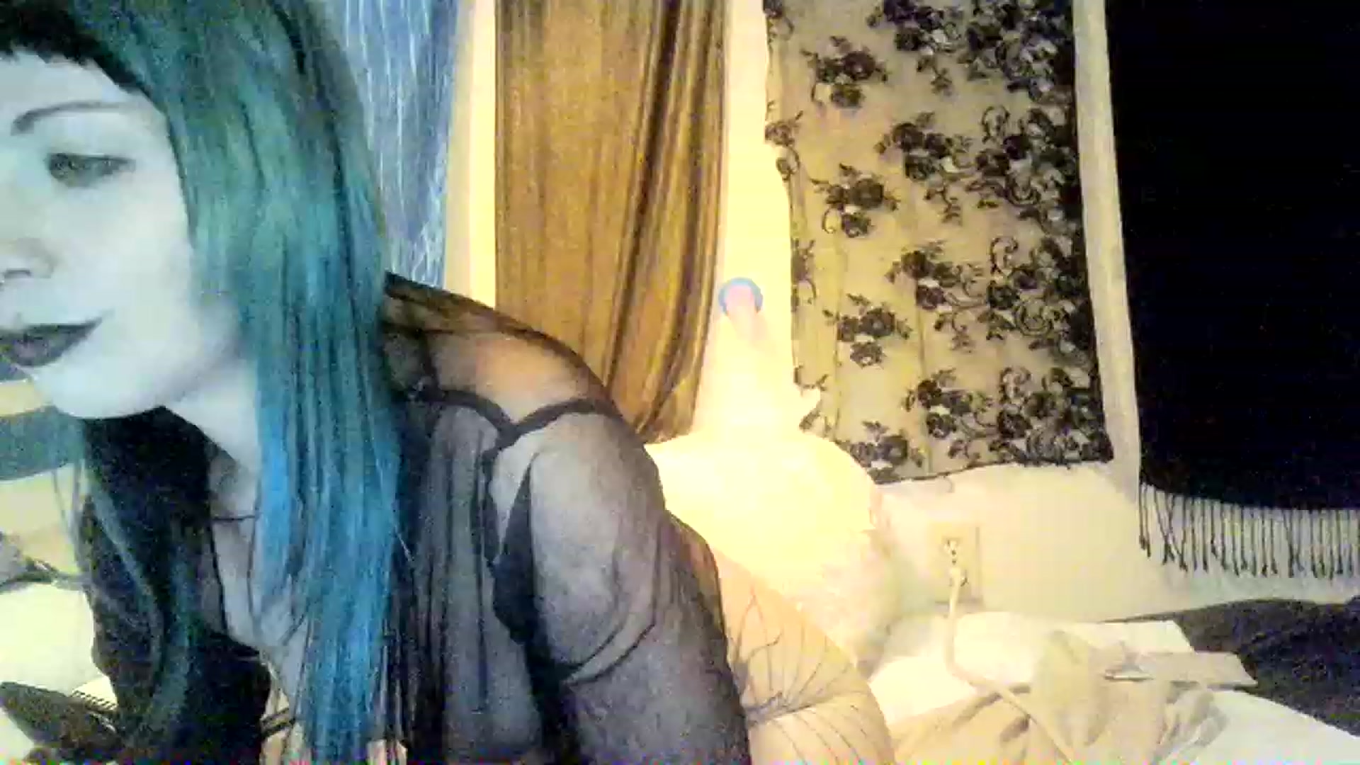 Gallery image thumbnail from MoonbbFloof69's myfreecams stream on, 11/15/2022, 09:29 image 11 of 20