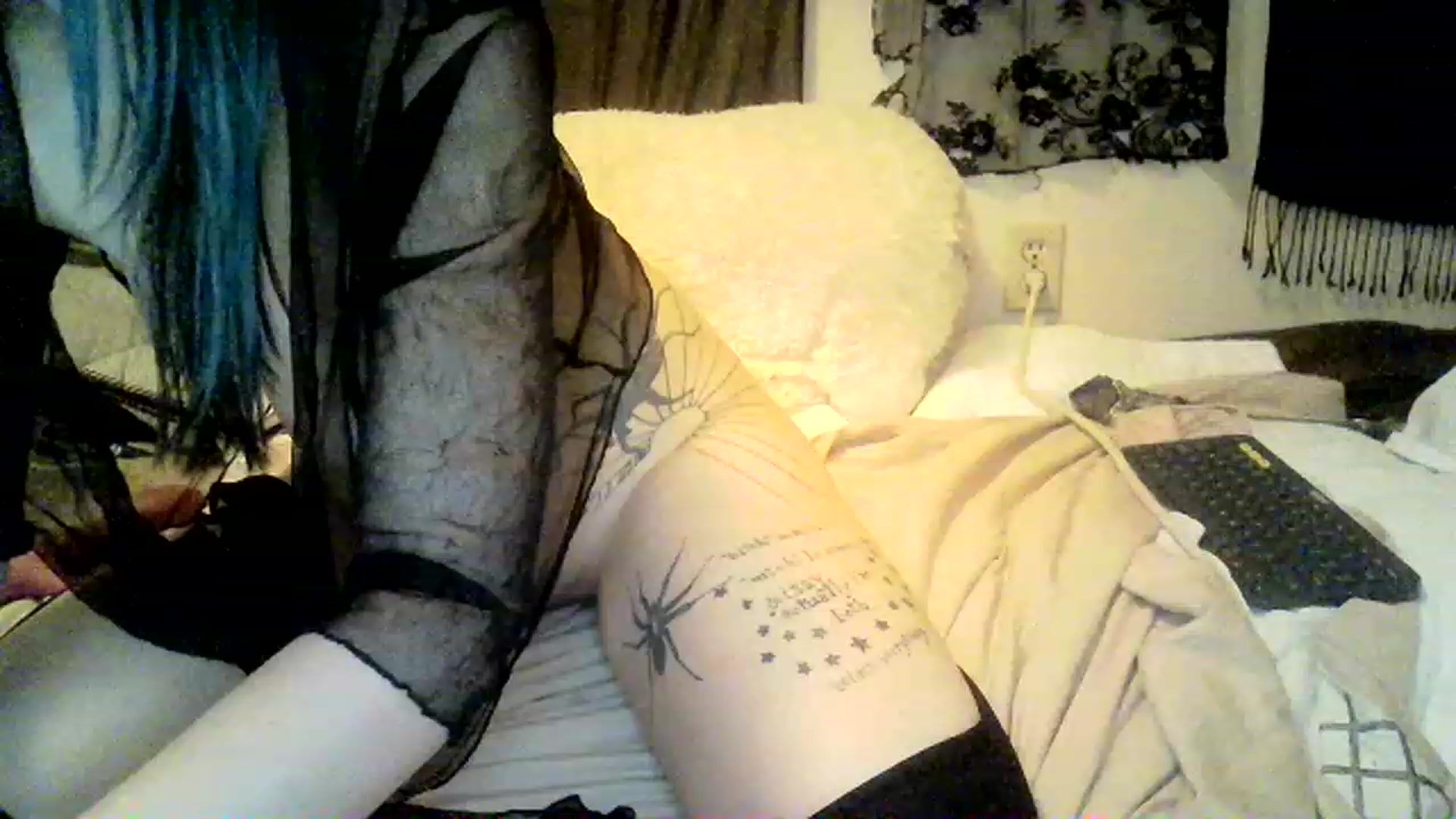 Gallery image thumbnail from MoonbbFloof69's myfreecams stream on, 11/15/2022, 09:29 image 4 of 20