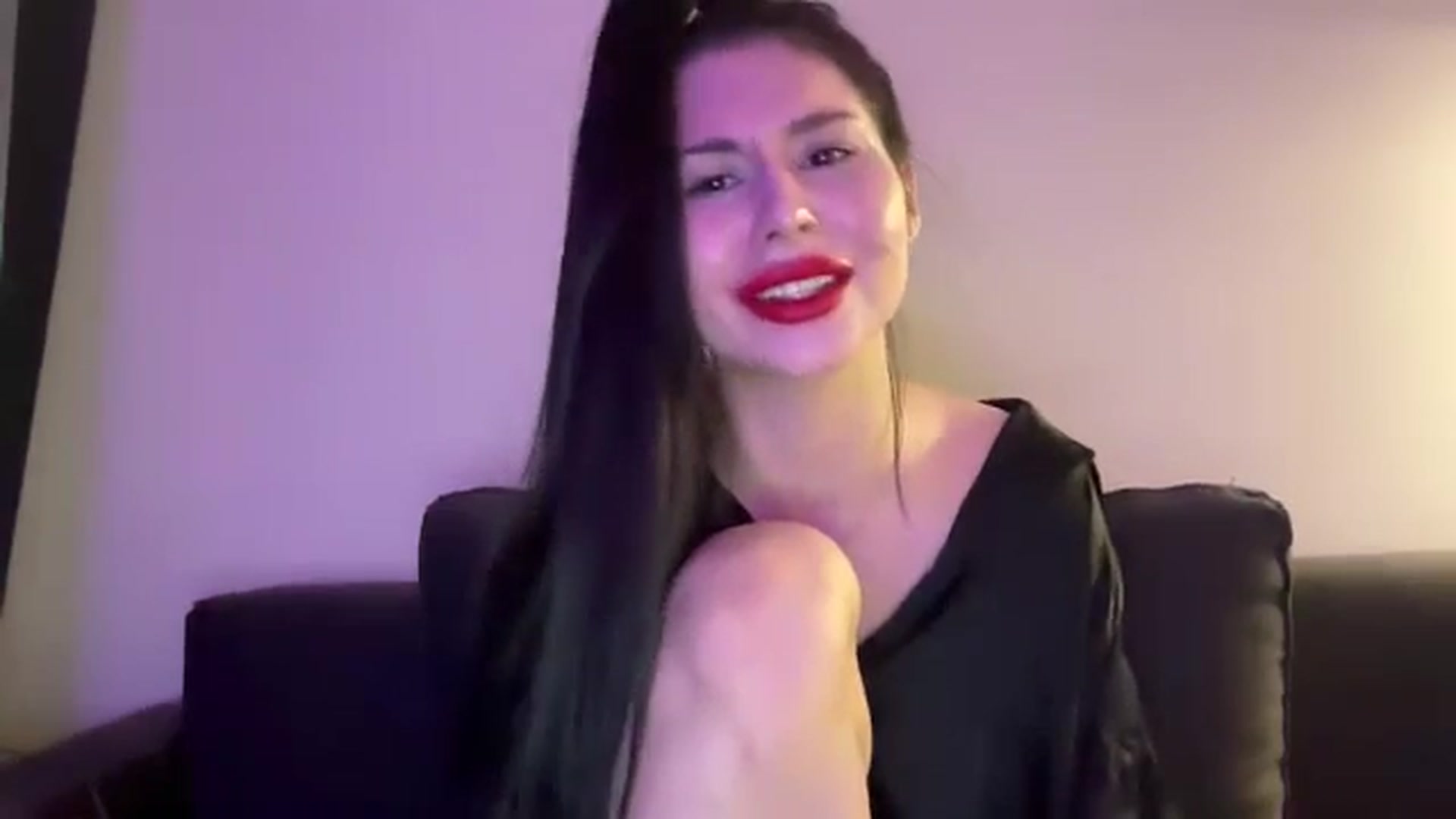 Gallery image thumbnail from MoonevaEl's myfreecams stream on, 12/25/2025, 17:25 image 15 of 20