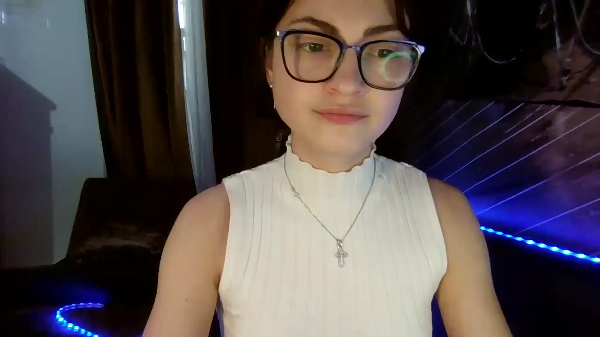 Gallery image thumbnail from MooniXill's myfreecams stream on, 05/06/2024, 11:45 image 8 of 20