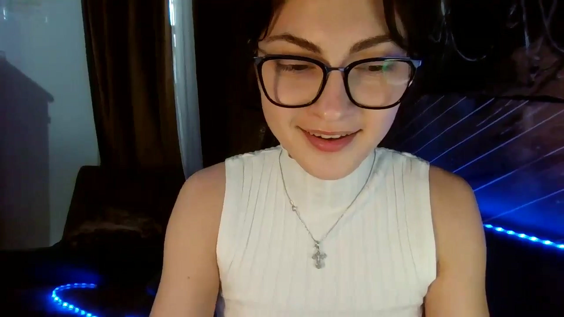 Gallery image thumbnail from MooniXill's myfreecams stream on, 05/06/2024, 11:45 image 14 of 20